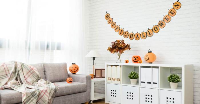 How to decorate apartment for halloween